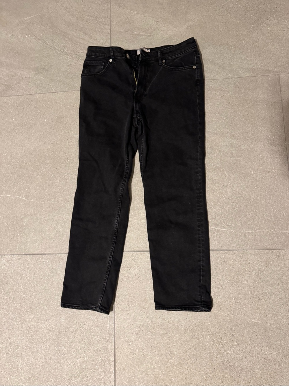 Classic Black Straight-Leg Jeans women’s